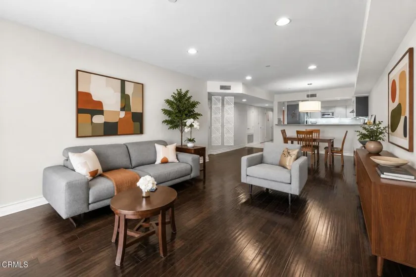 1353 N Fuller Avenue #204 photo 2