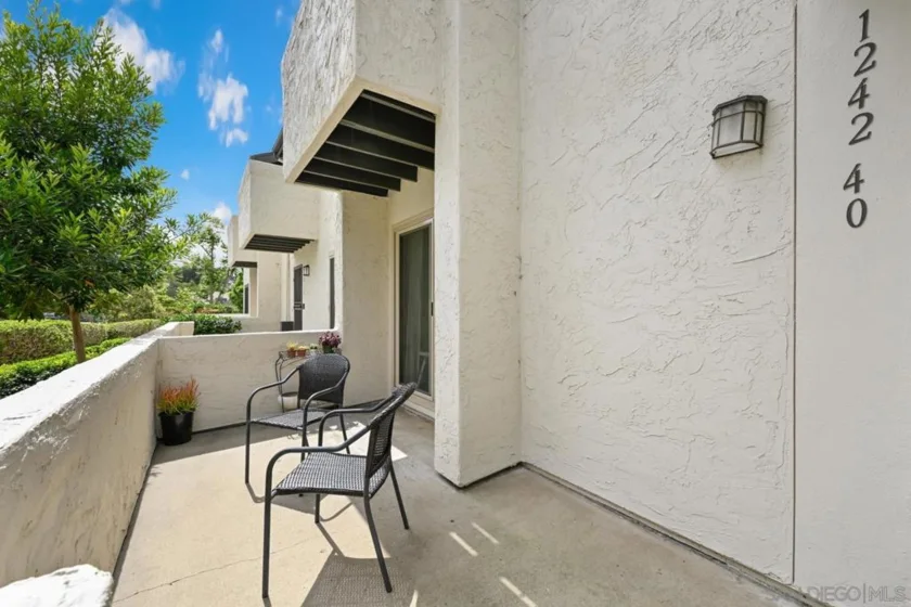 1242 River Glen Row #40 photo 13