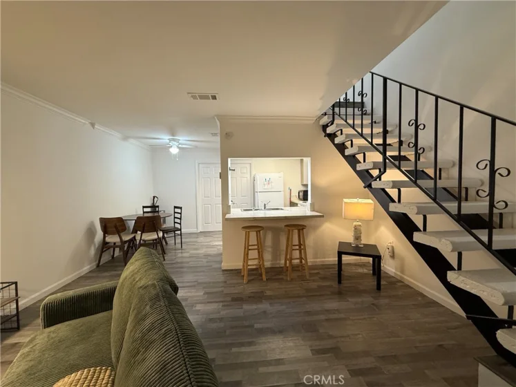 1463 Everton Place photo 3
