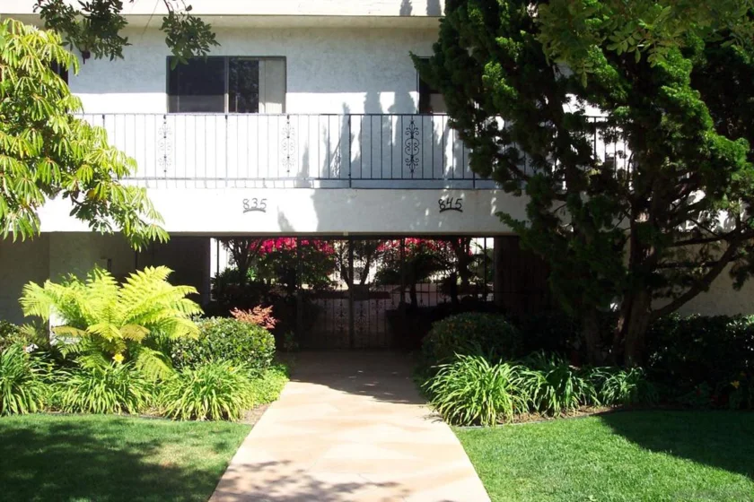 845 E Avenue #A photo 1