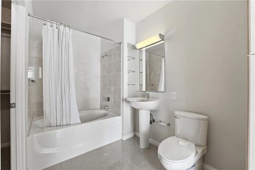 488 E Ocean #1518 photo 21