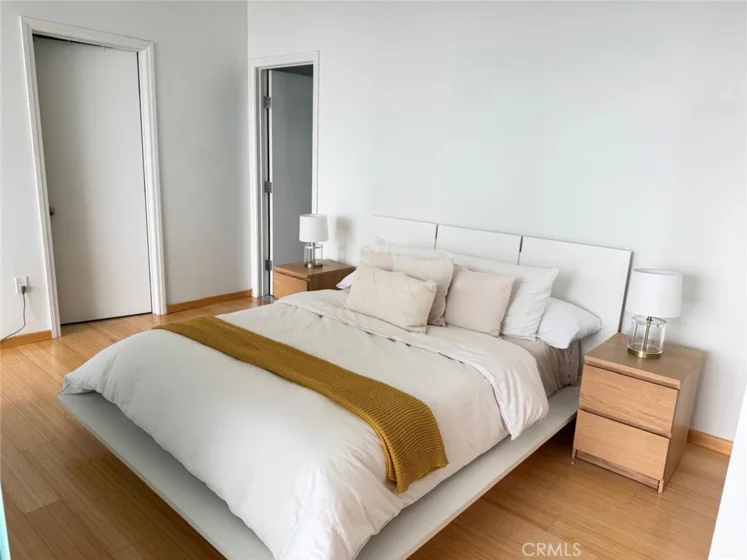 1100 Wilshire photo 12
