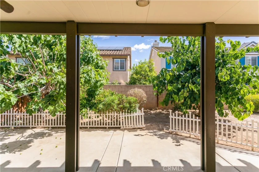 28383 Adrienne Street photo 32