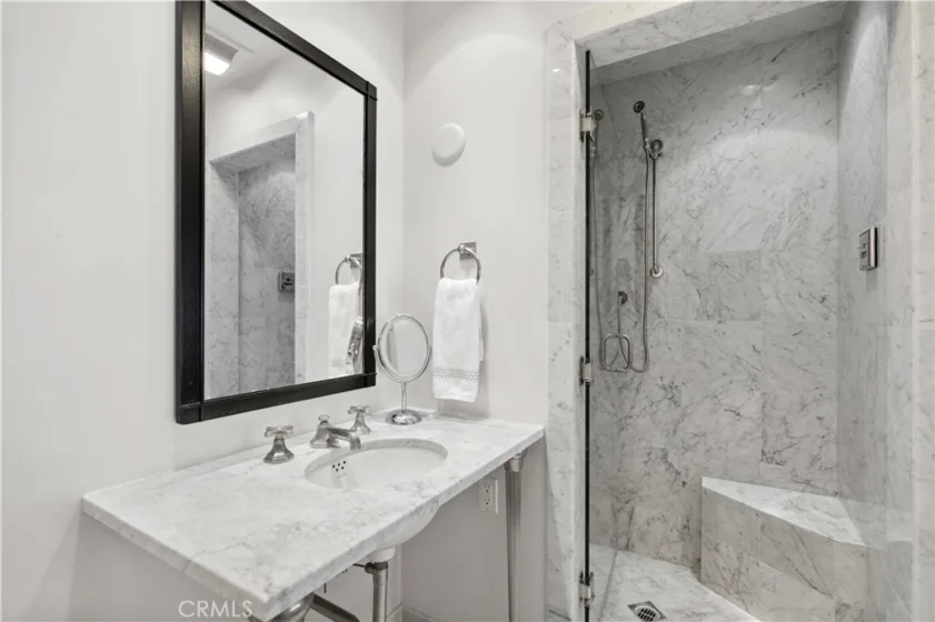1030 Bayside Cove #702 photo 12