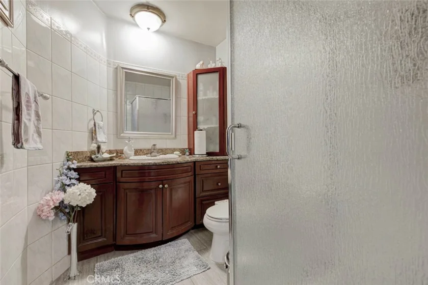 1401 Valley View #206 photo 29