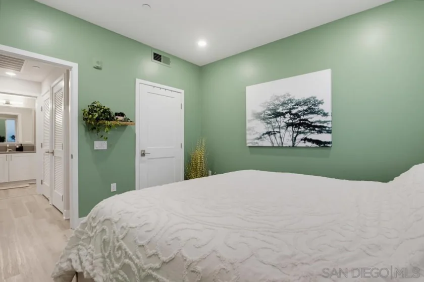 1021 S Cleveland Street #313 photo 28