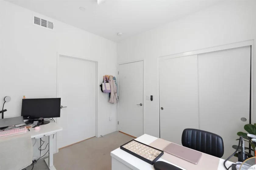 5491 Seacliff Place #108 photo 22