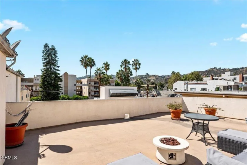 1353 N Fuller Avenue #204 photo 25