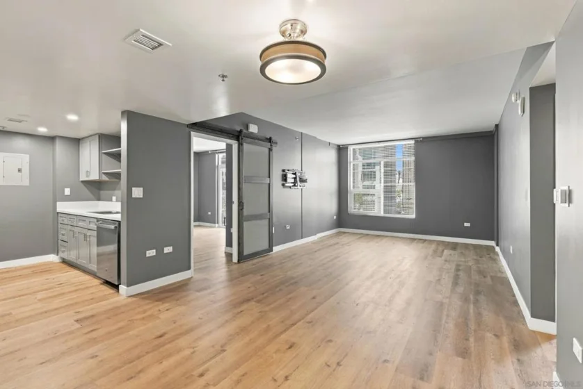 425 W Beech Street #314 photo 6