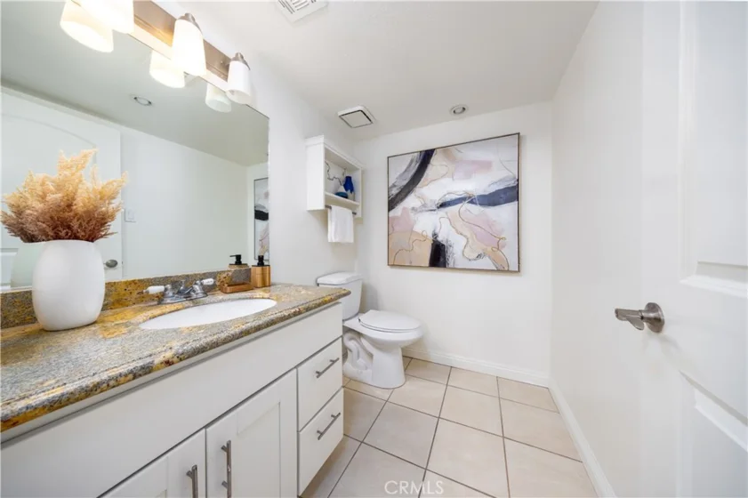 511 N Curtis #F photo 5
