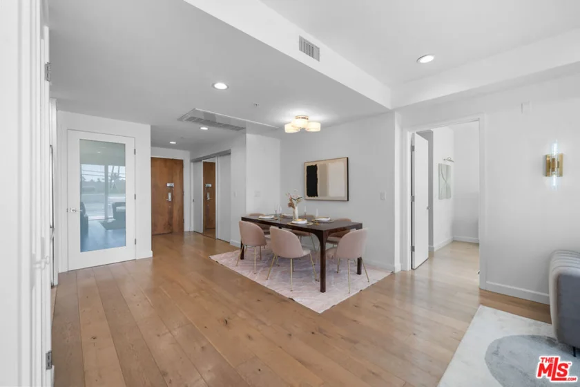105 S Mariposa Avenue #204 photo 12