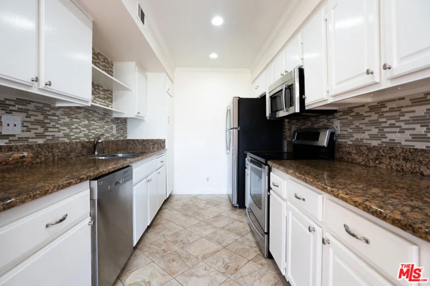433 S Manhattan Place #108 photo 14