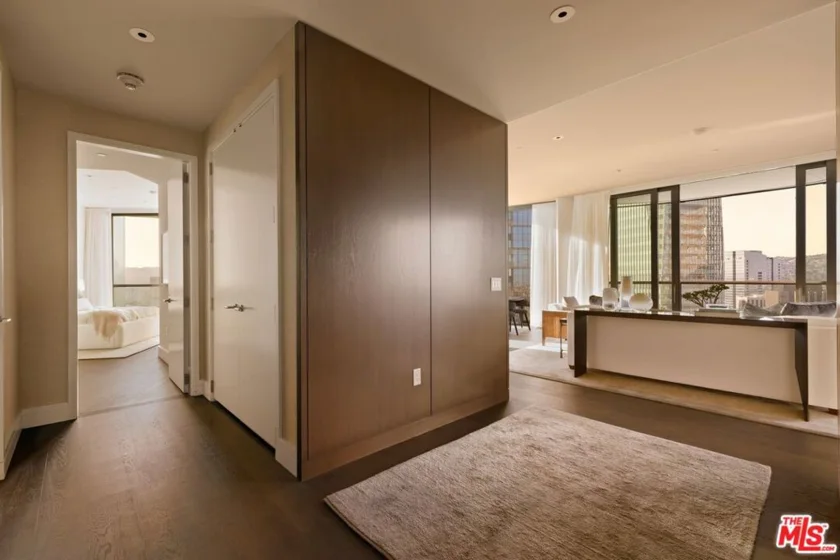 211 W Elm Court #28C photo 7