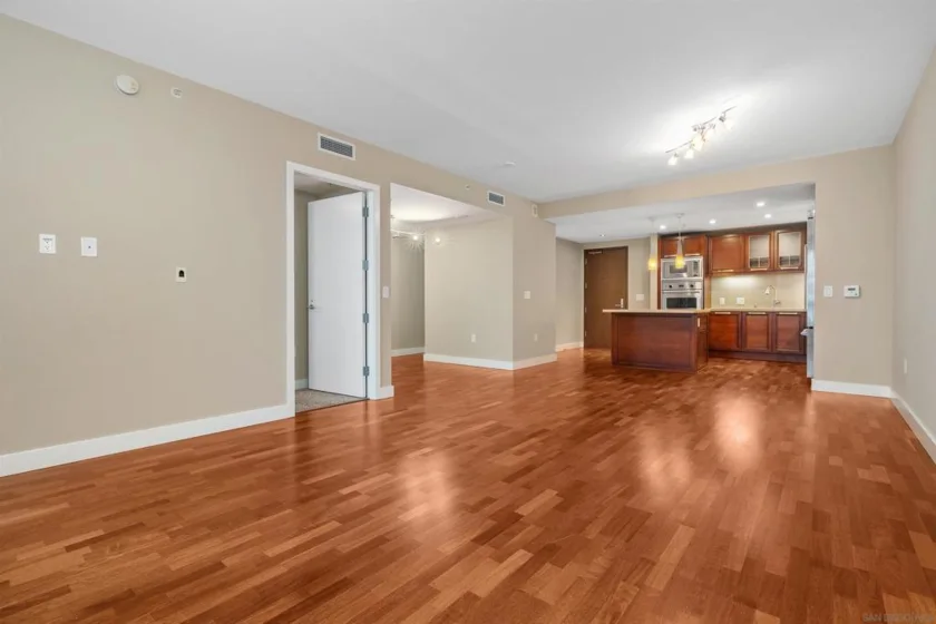 1325 Pacfiic Hwy. #2503 photo 9