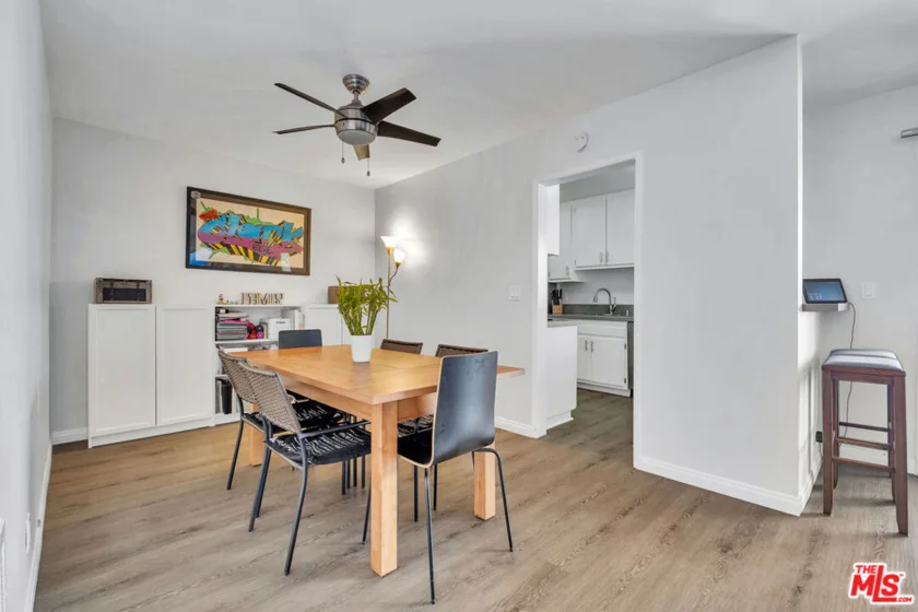 5674 Windsor Way #210 photo 6