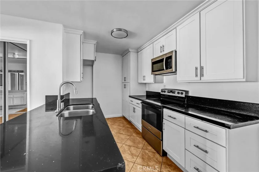 5334 Lindley Avenue #319 photo 1