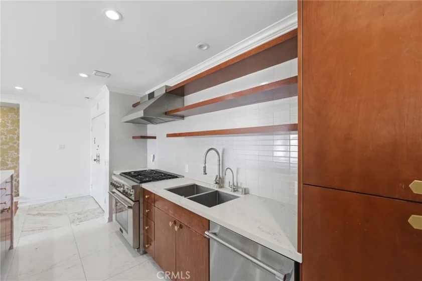 101 California #1104 photo 15