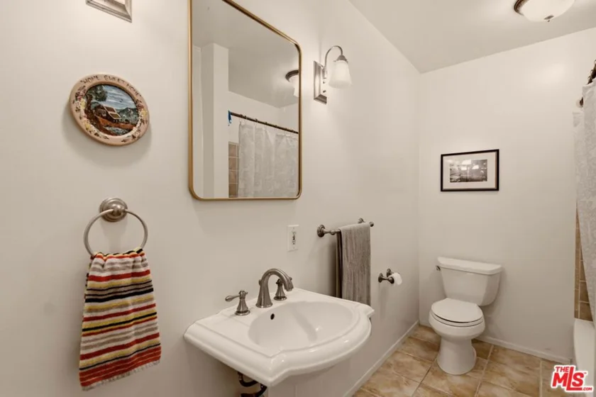 960 Larrabee Street #117 photo 13