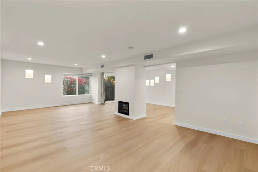 7505 Hampton Avenue #4 photo 31