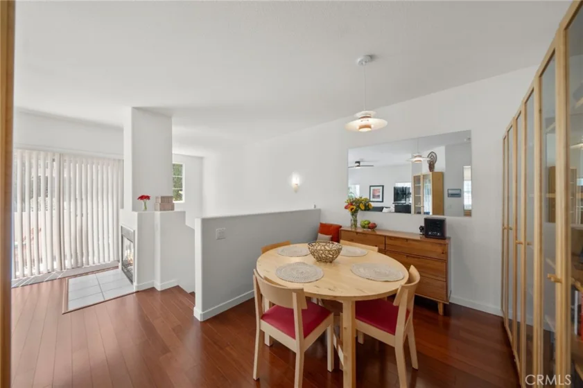 8086 E Venice photo 4