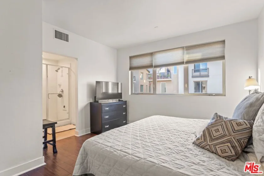 25 Delancy photo 15