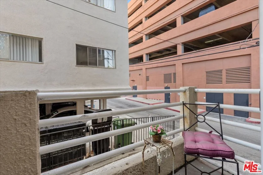 1160 Granville Avenue #108 photo 11