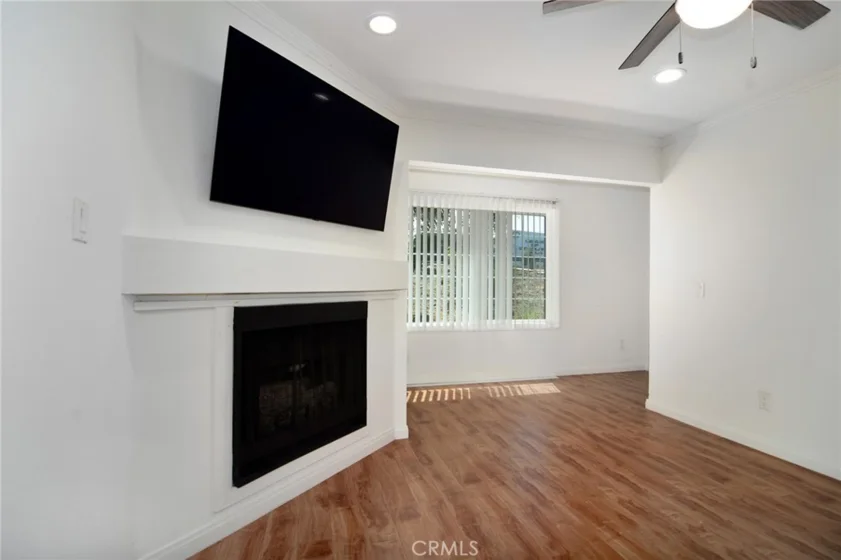 5525 Canoga Avenue #124 photo 4