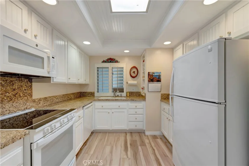 19-G Van Ness Court photo 31