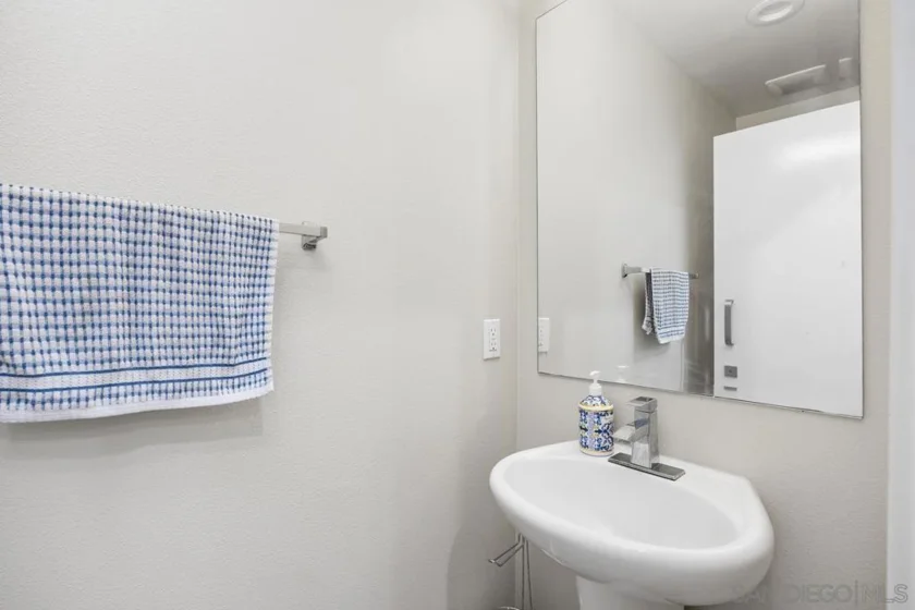 2230 Indus Way photo 11