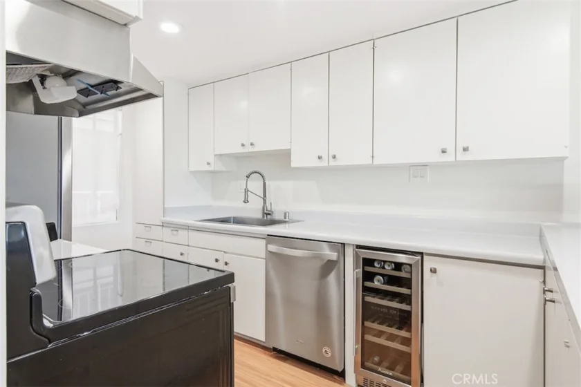 5959 E Naples Plaza #208 photo 8