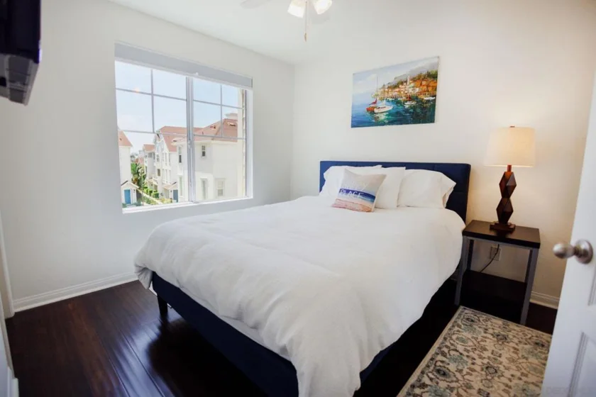810 Harbor Cliff Way #230 photo 34