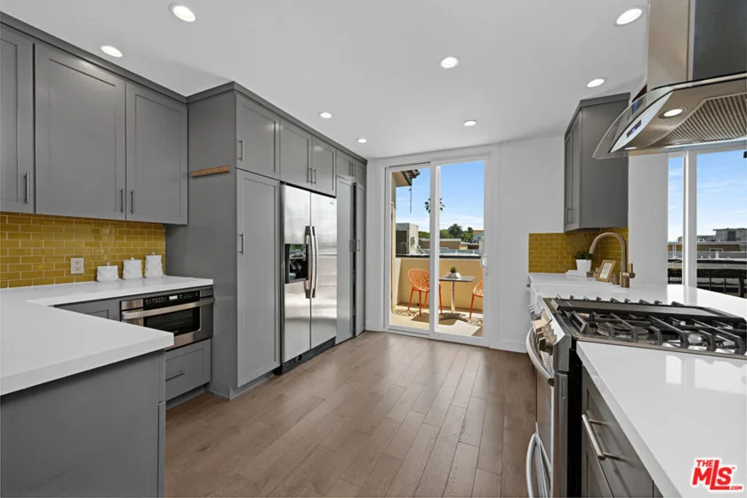 723 Westmount Drive #305 photo 8