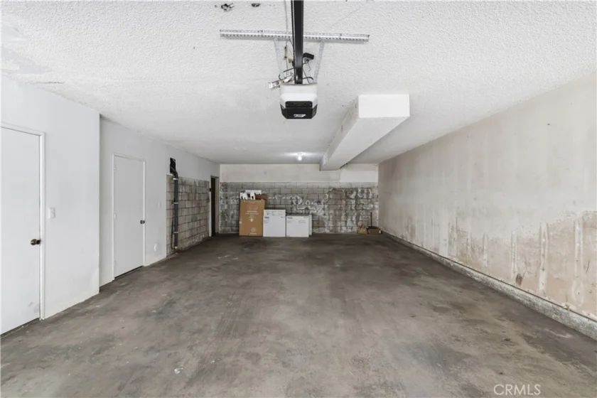 7439 Woodman Avenue #54 photo 24