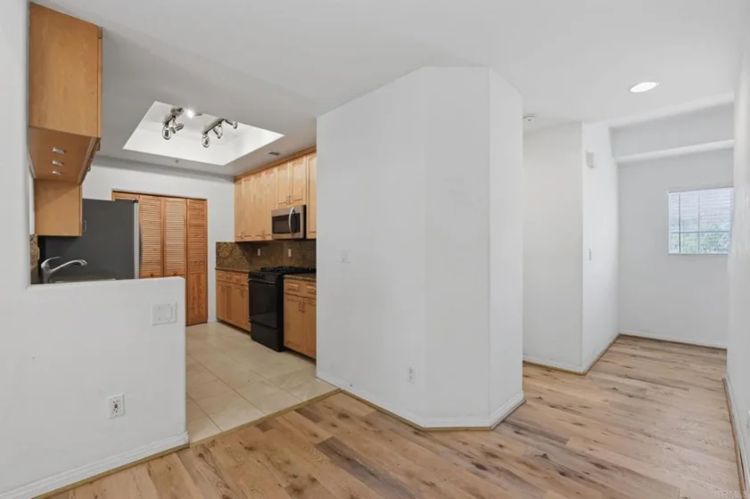 7548 Romeria Street photo 18
