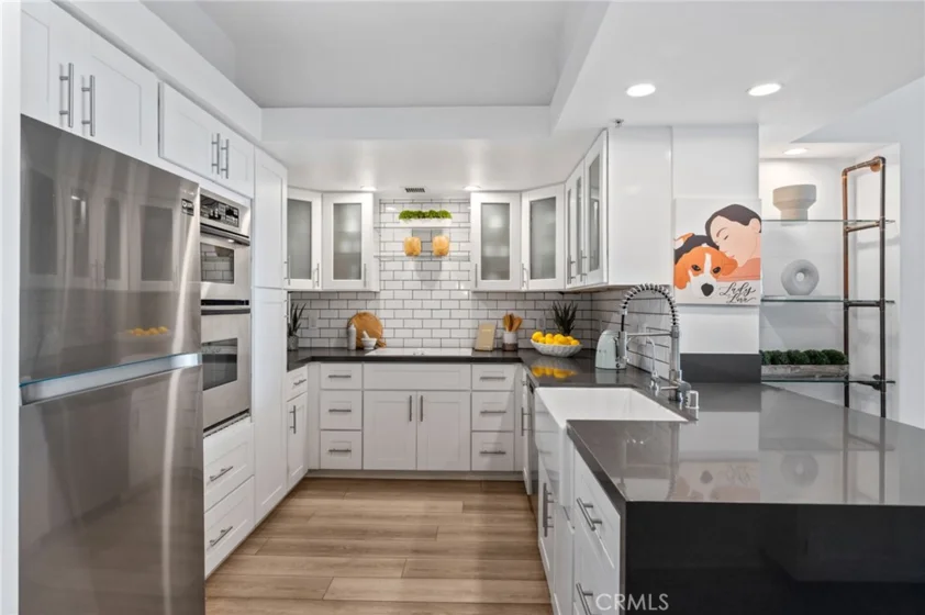 13700 Marina Pointe #611 photo 5