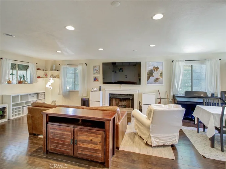 379 N Mentor Avenue #1 photo 26