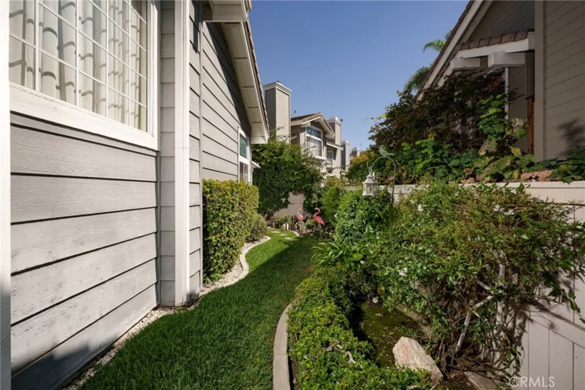 13576 Eucalyptus Street photo 24