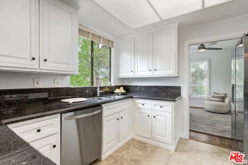 5625 Cambridge Way #203 photo 17