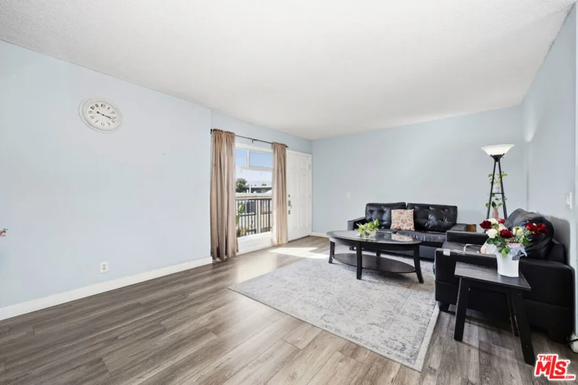 8800 Cedros Avenue #212 photo 6