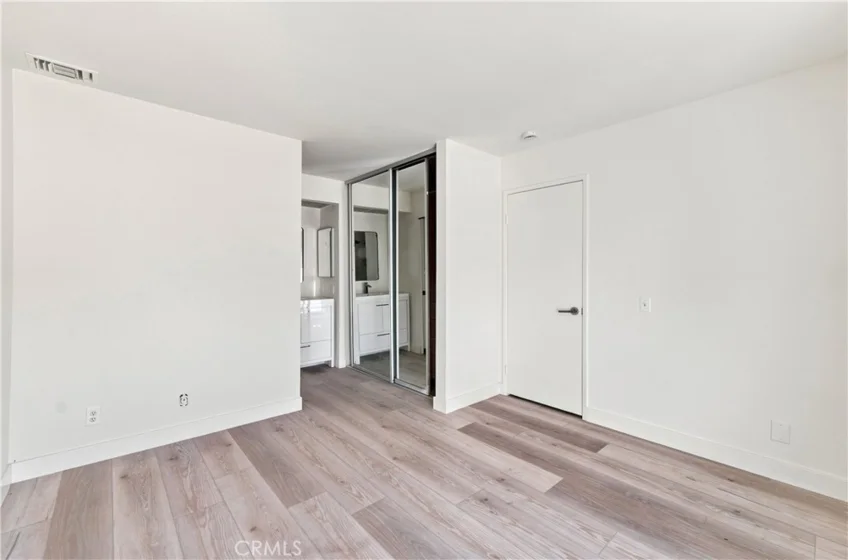 12700 Josephine photo 9