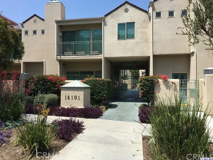 14101 Dickens Street #14 photo 1