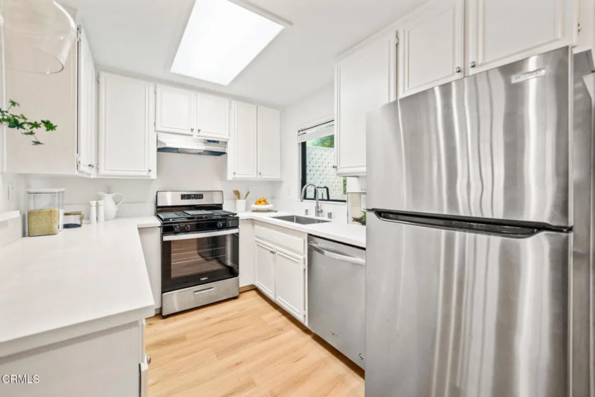 111 S Oak Knoll Avenue #107 photo 22