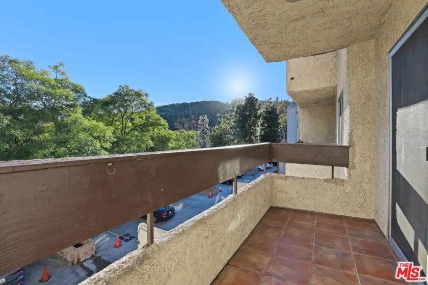 2700 Cahuenga Boulevard #2216 photo 6