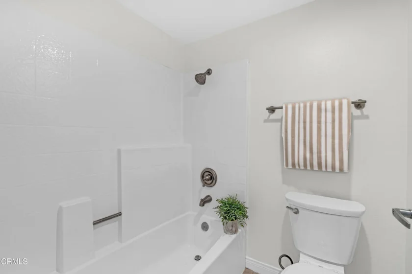 5500 Owensmouth Avenue #104 photo 17