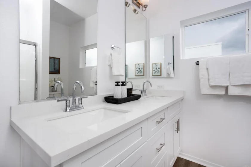 4986 Ocean View Boulevard photo 18