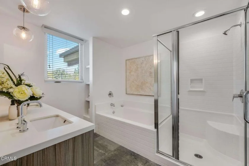 239 S Marengo Avenue #102 photo 25