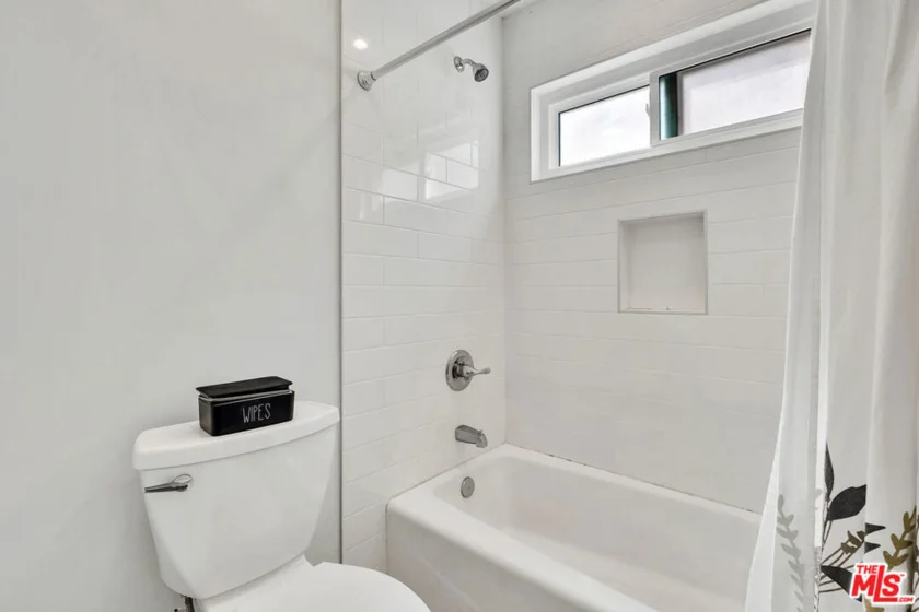 5674 Windsor Way #210 photo 13