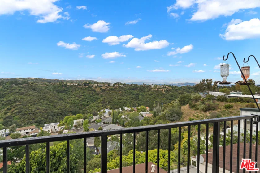 2385 Roscomare Road #F10 photo 13
