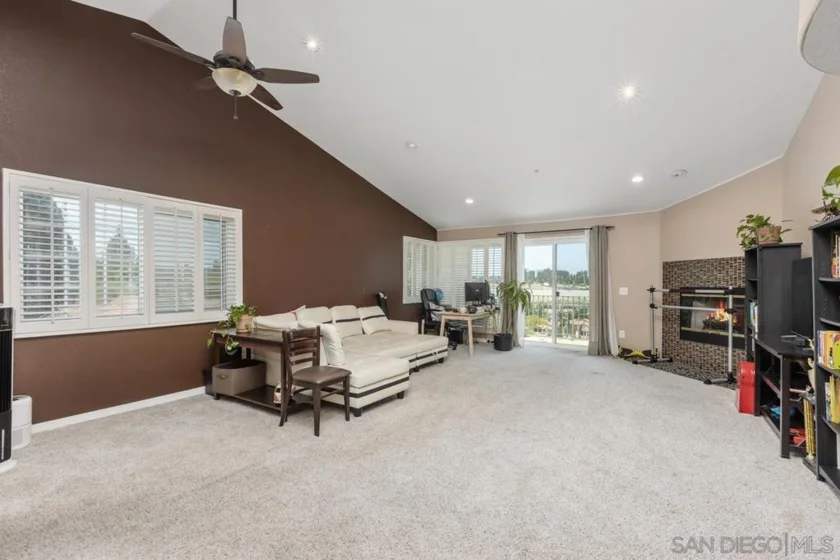16424 Avenida Venusto #E photo 31