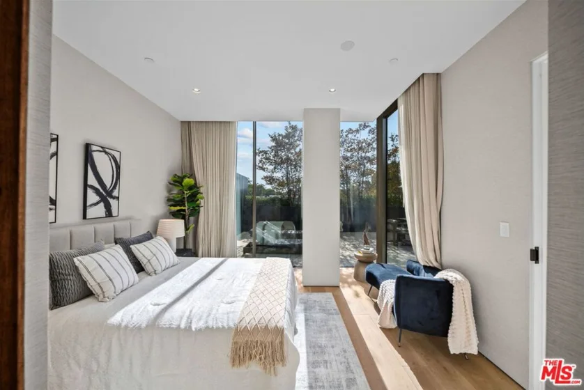 8899 Beverly Boulevard #4A photo 29